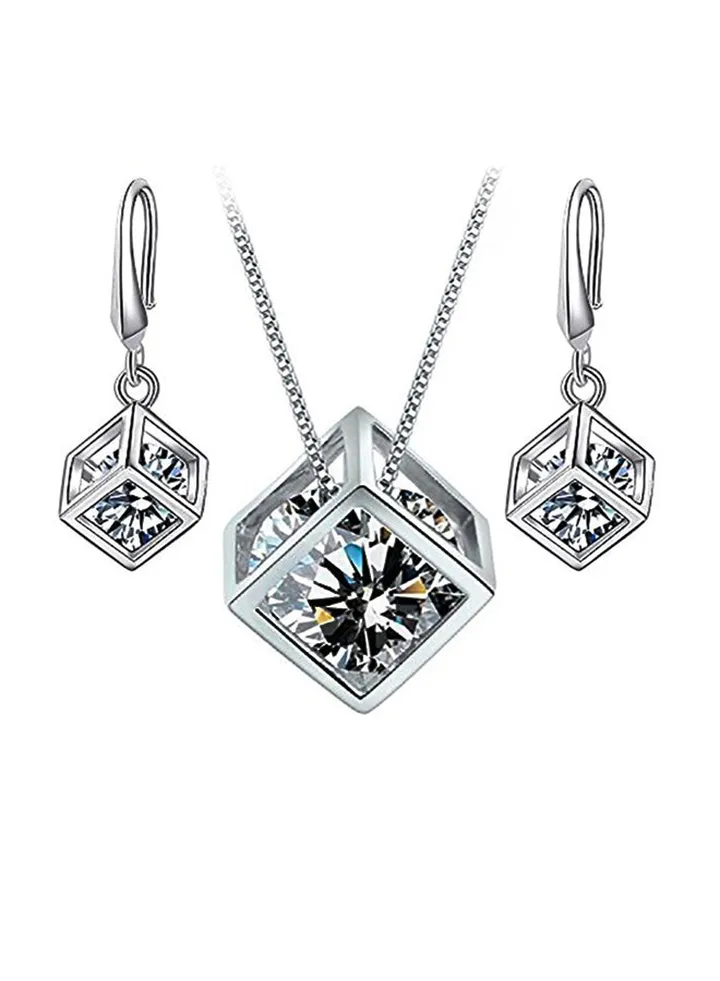 18 Karat White Gold Plated Zirconia Crystal Studded Pendant Necklace Set