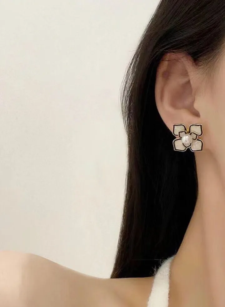 Elegant Stainless Steel Flower Designed Earrings For Women