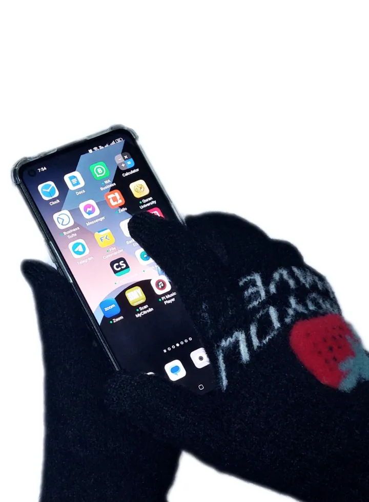 Women girly strawberry mobile screen touch fingers winter wool gloves
