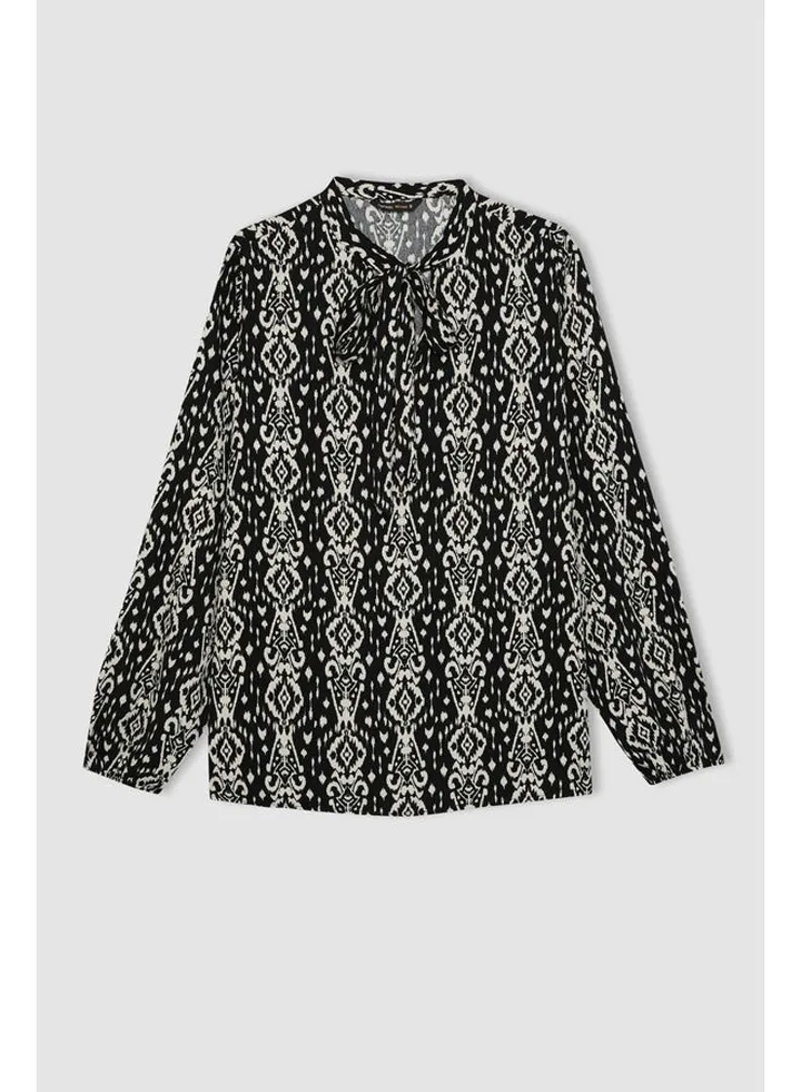 Woman Regular Fit Bowtie Woven Long Sleeve Blouse