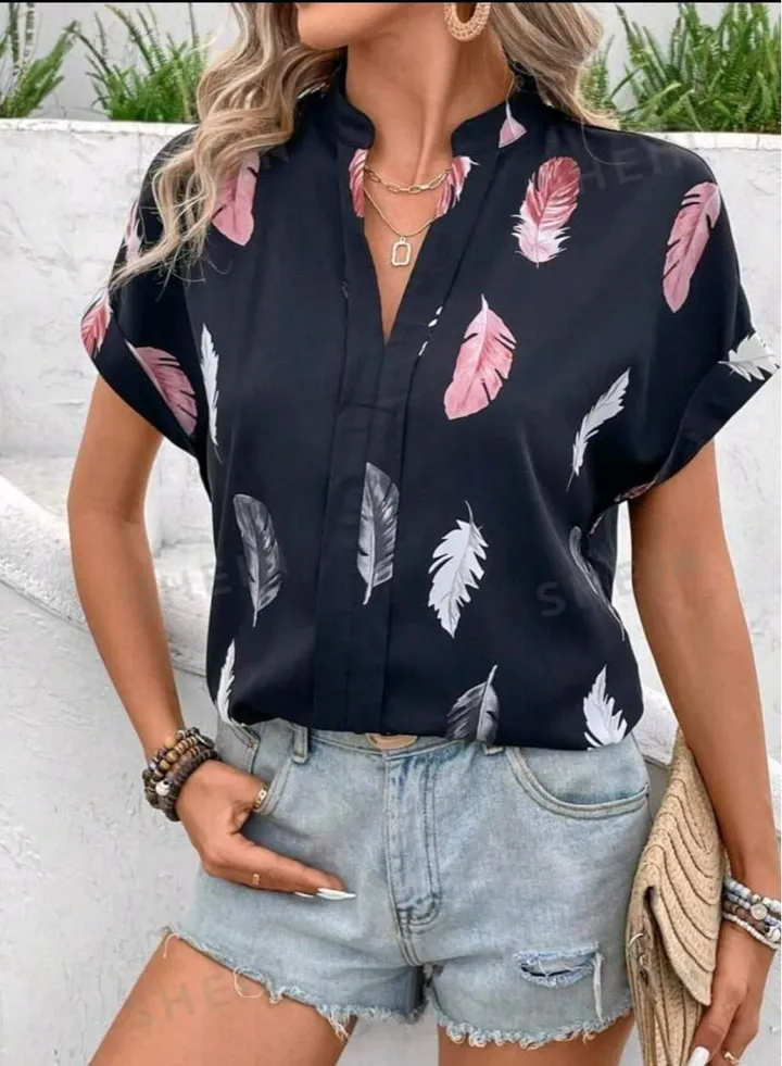 SHEIN Women'S Feather Printed Batwing Sleeve Blouse