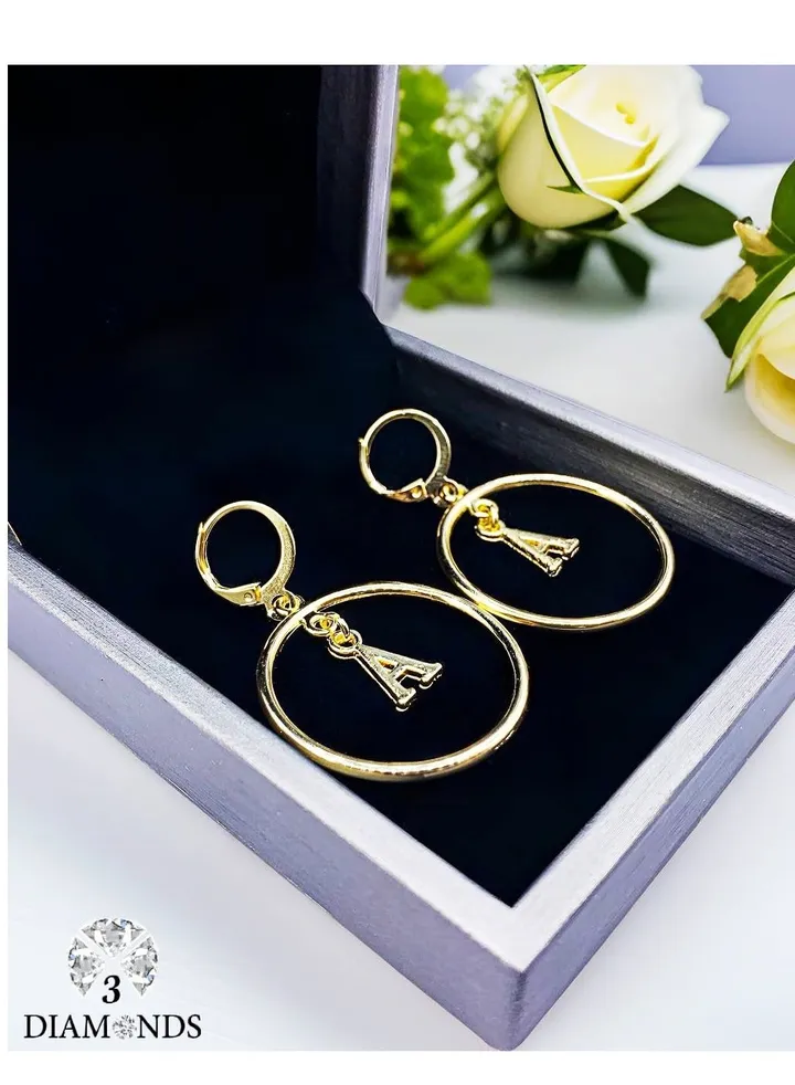 Earrings With The Letter W, Gold Plated Without Lobes - High Quality