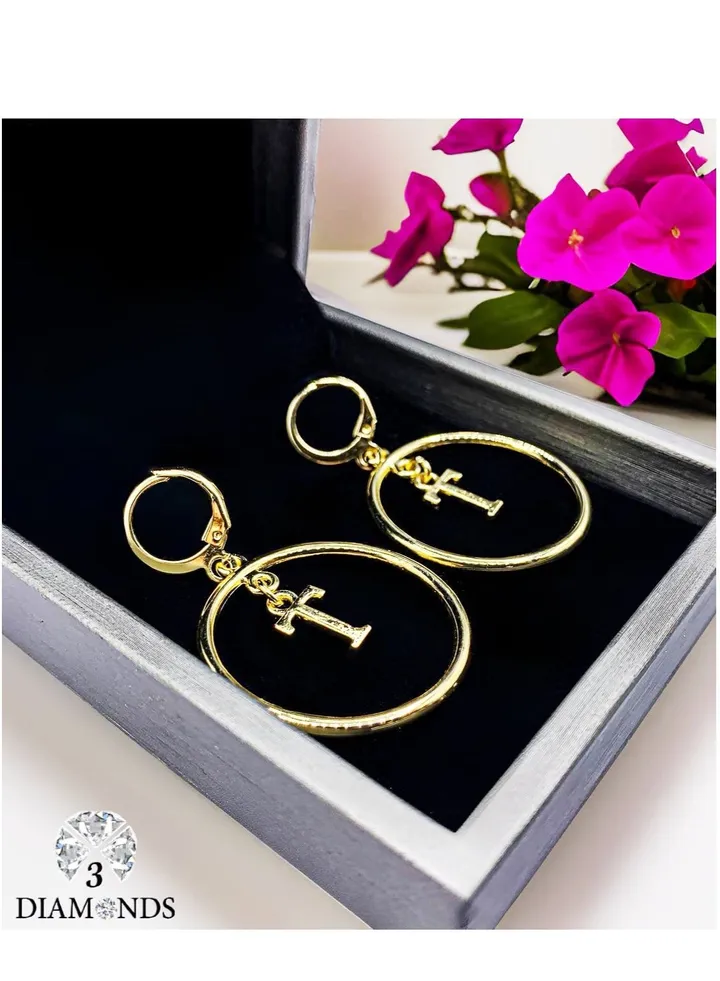 Earrings With The Letter T, Gold Plated Without Lobes - High Quality