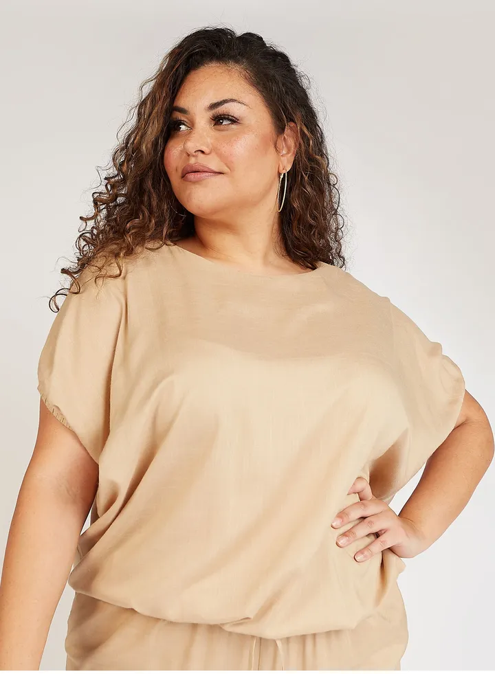 Textured Top with Round Neck and Short Sleeves
