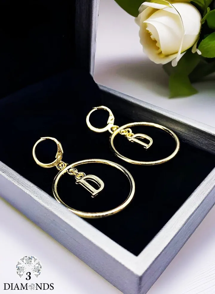 Earrings With The Letter D, Gold Plated Without Lobes - High Quality