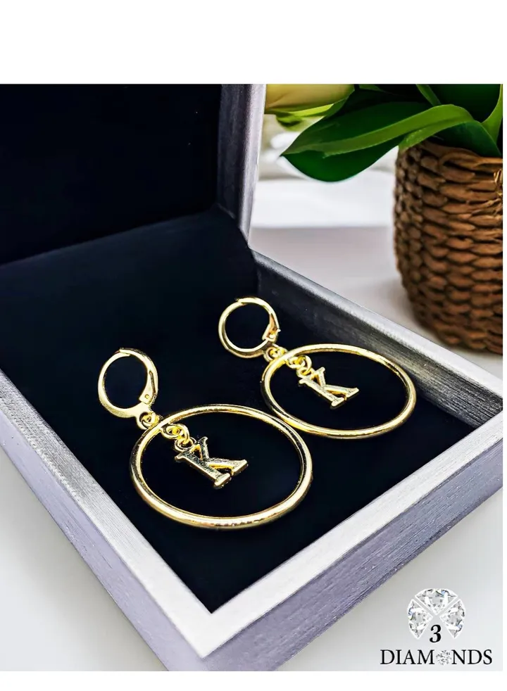 Earrings With The Letter K Gold Plated Without Lobes - High Quality