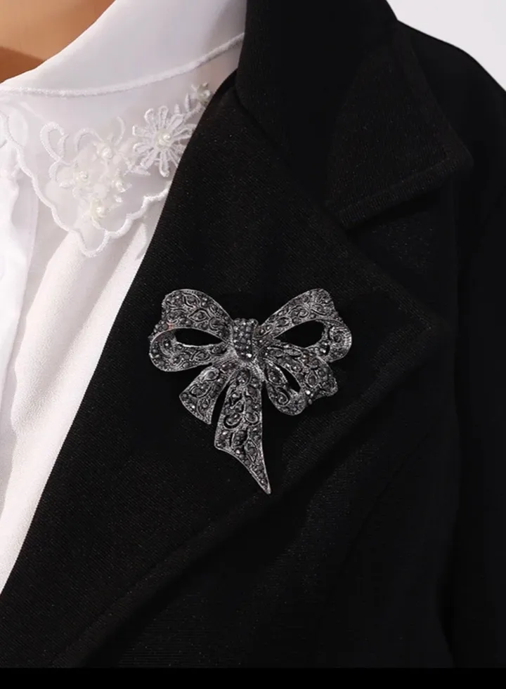 Elegant Rhinestone Bow Brooch For Women