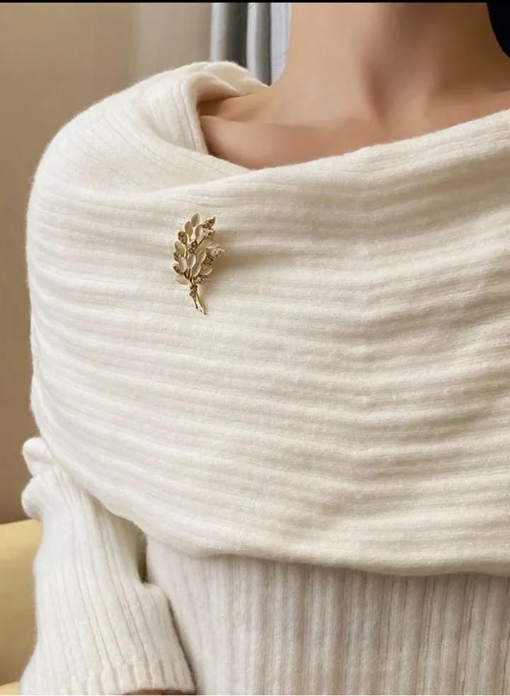 Elegant Gold Brooch For Women