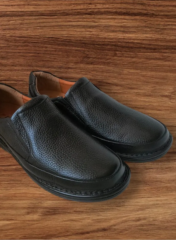 Hand Made shoes with comfort rubber sole and Medical Brush
