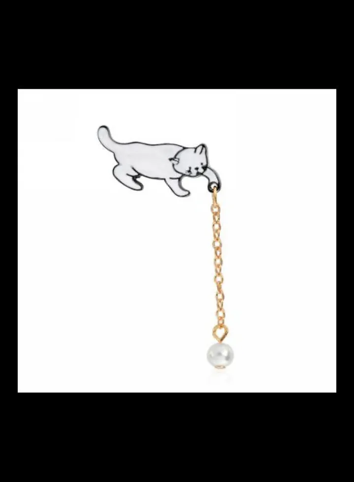 Cat Design Brooch With Chain