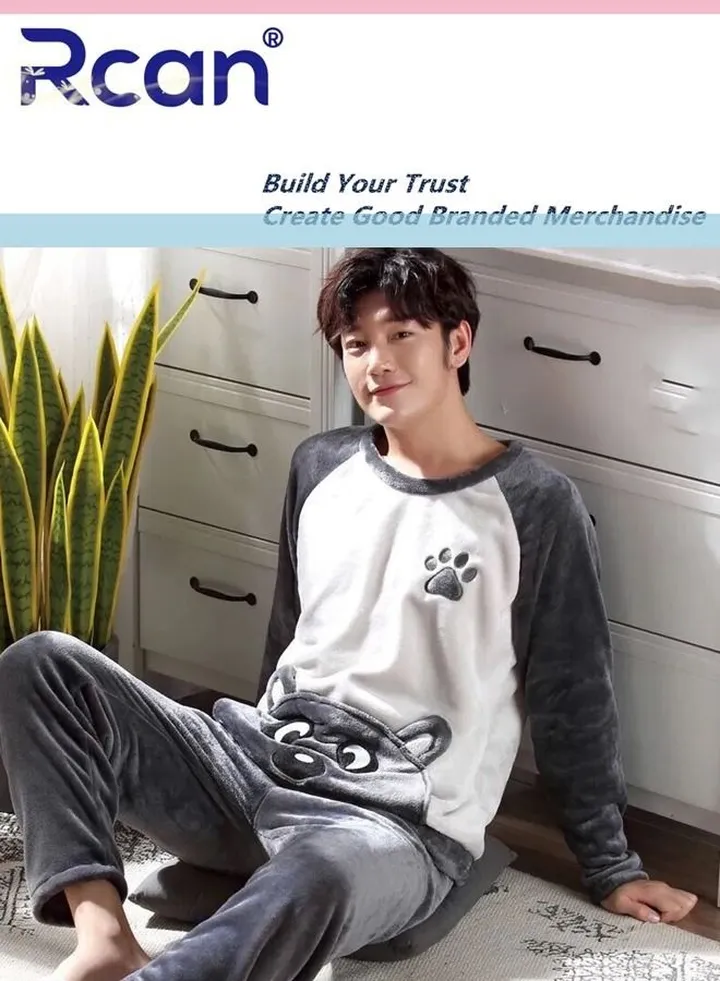2 Pieces Flannel Men's Pajamas Soft Thick One Piece Round Neck Pullover Headband Pocket Can Wear Outside Casual Nightclothes Men's Home Spa Sleepwear