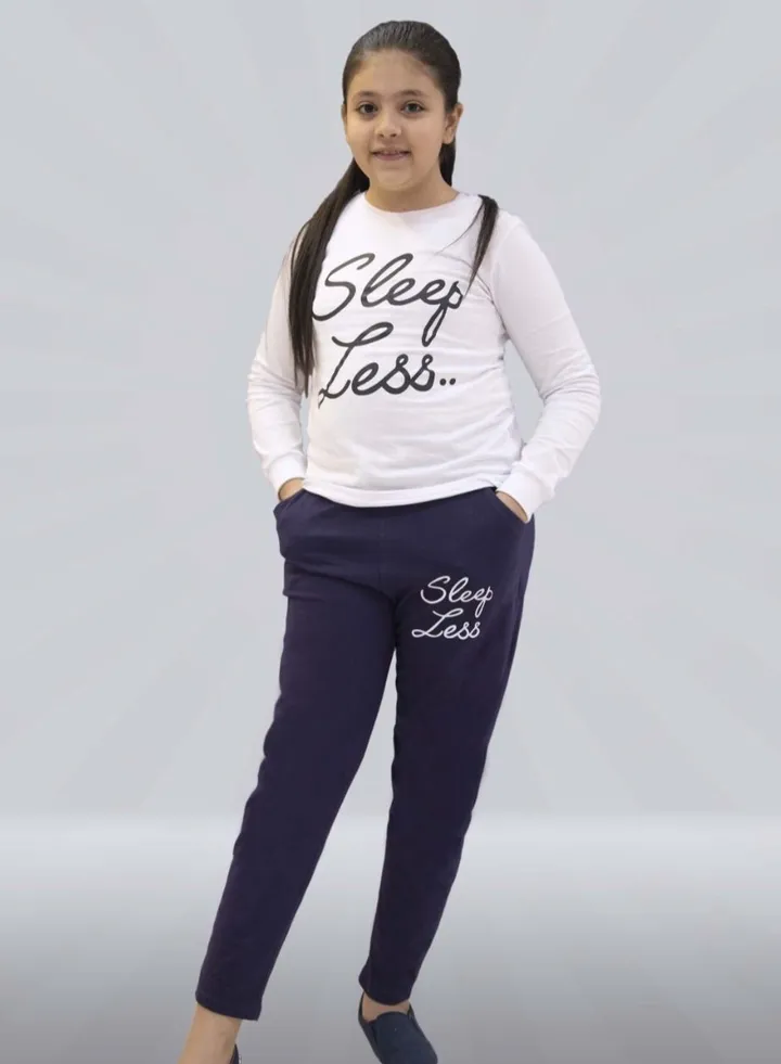 Girls' clothes consisting of a T-shirt and pants of various sizes, white and navy