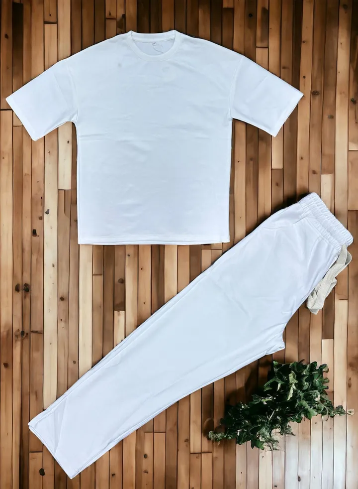 Comfort Classics T-shirt: Oversized Tee & Pants Set Effortlessly Stylish Essentials