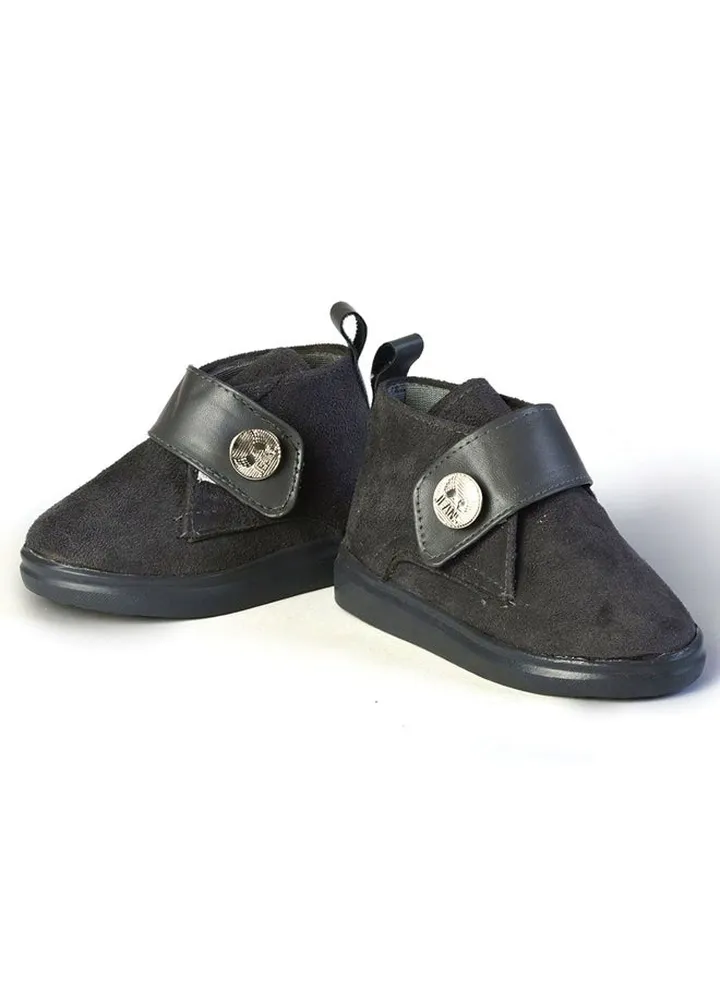 Boys shoes