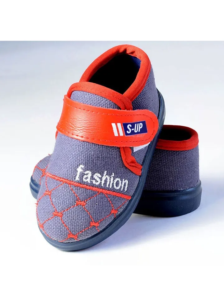 Boys shoes