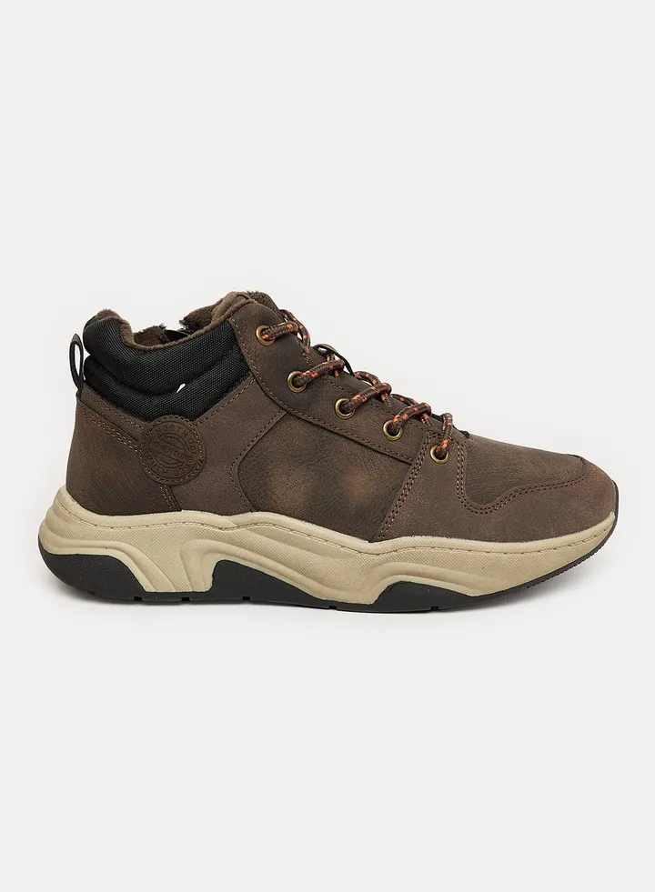 Low Top Sneaker