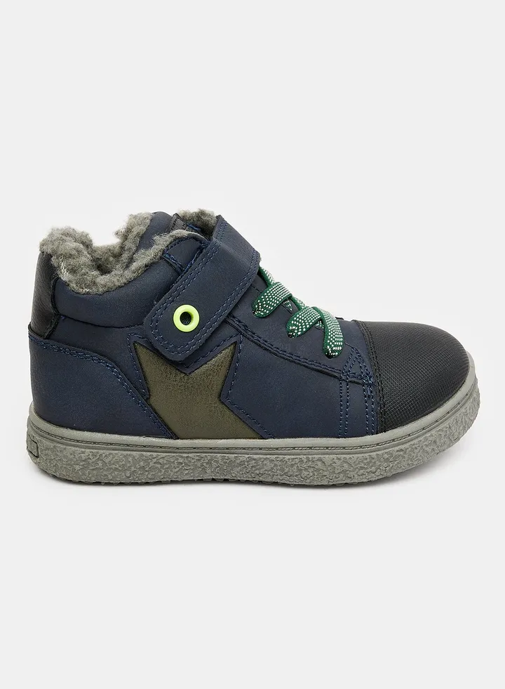 Low Top Sneaker