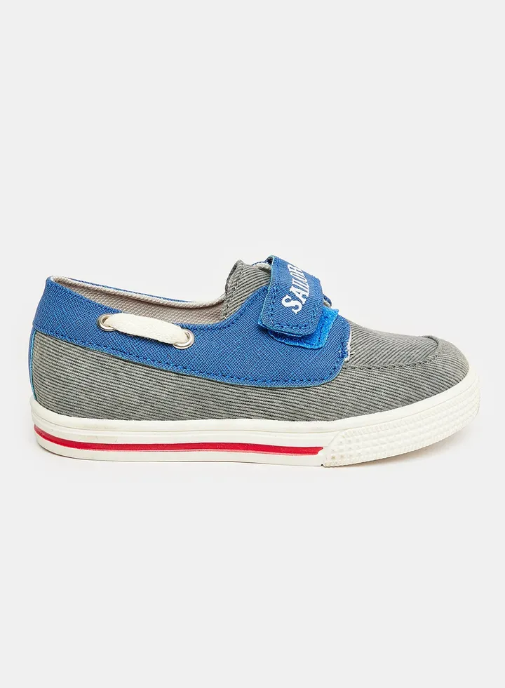 Low Top Sneaker