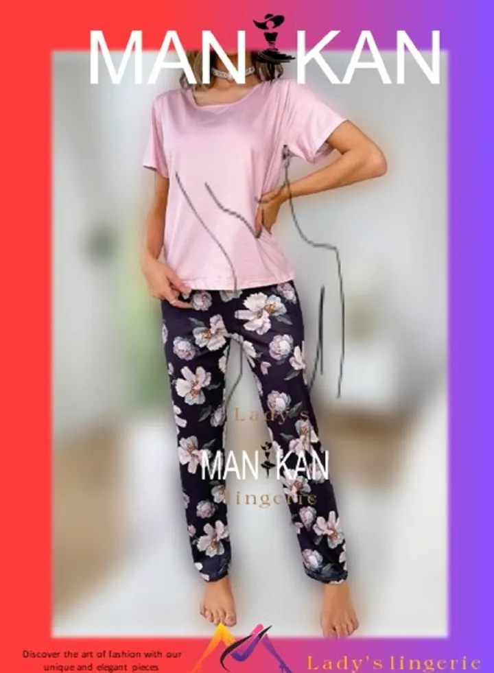 Women's pajamas with short sleeves and a round neck