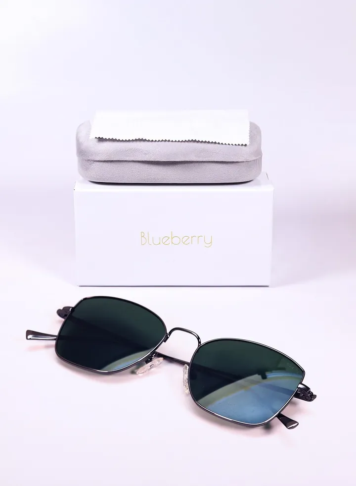 sunglasses High-quality rectangular and lenses protect your eyes from the sun's harmful UV rays