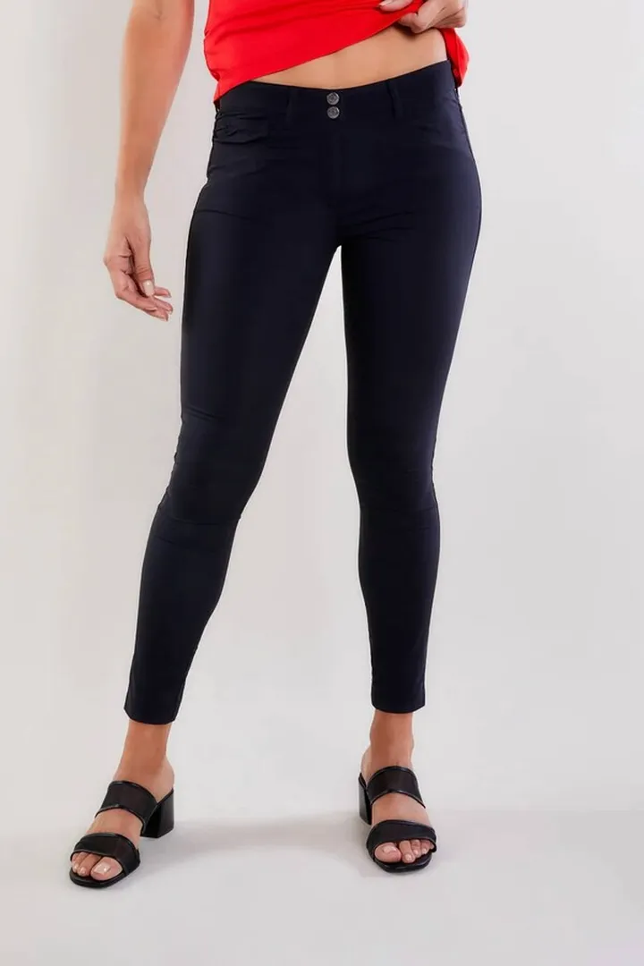 Luisa Skinny Jean Pant in Black