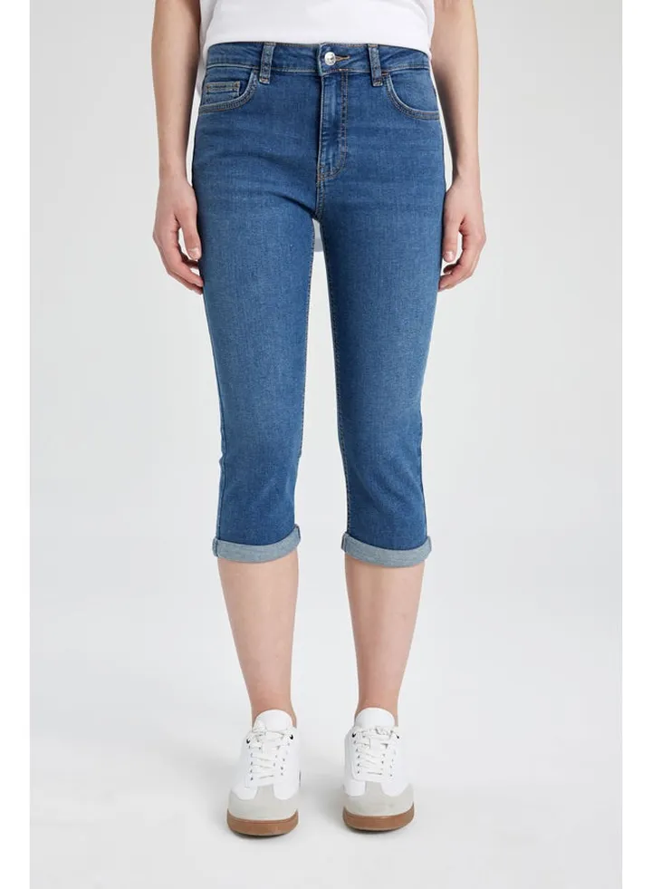 Woman Denim Capri