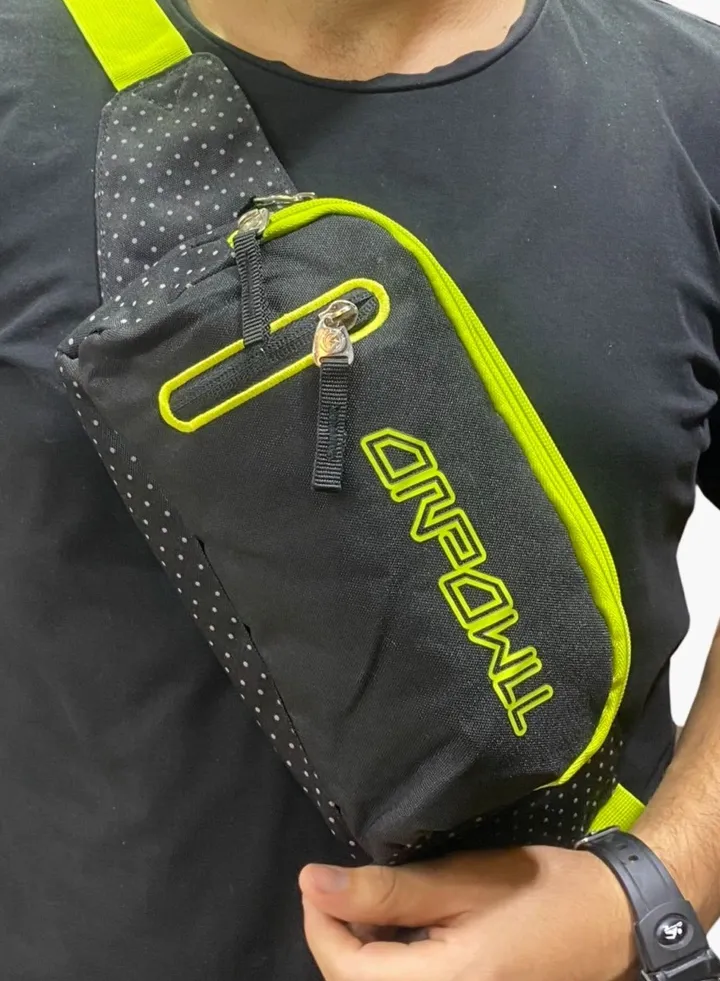 Waterproof waist bag for men and women