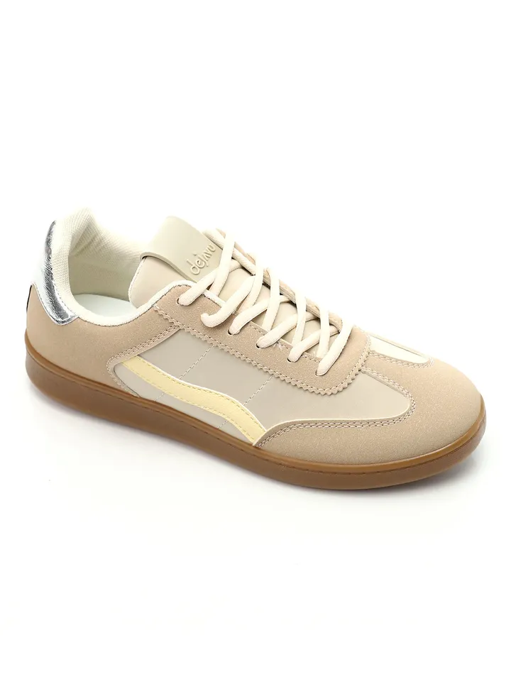 Lace Up Comfy Sneaker