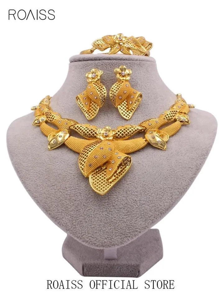 4-Piece Gold-plated Bride Wedding Wear Jewelry Set Necklace Bracelet Flower Earrings Ring for Women Golden
