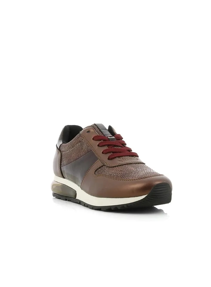 Low Top Sneaker