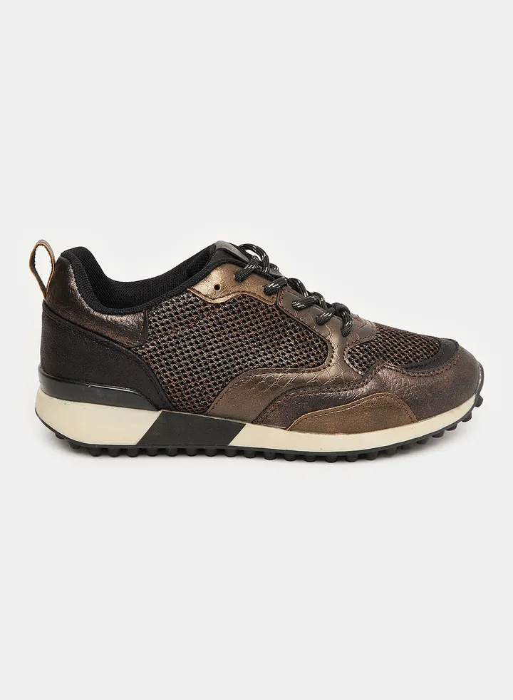 Low Top Sneaker