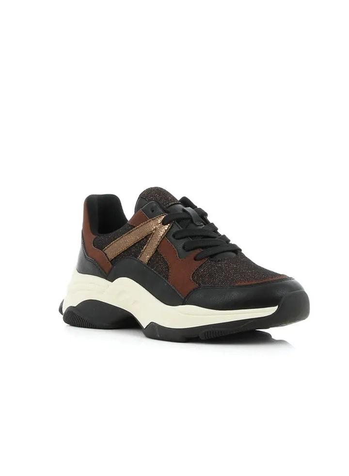 Low Top Sneaker