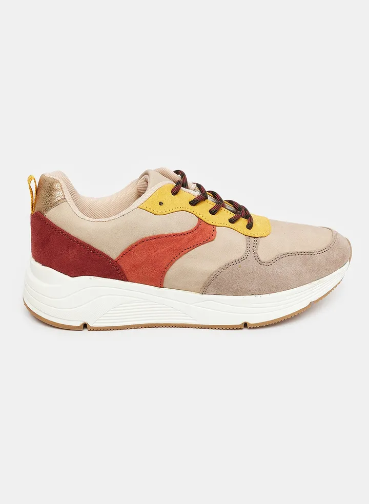 Low Top Sneaker