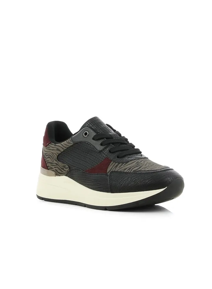 Low Top Sneaker