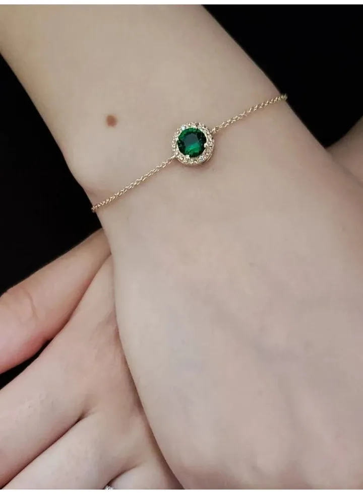 Round Emerald Stone Bracelet