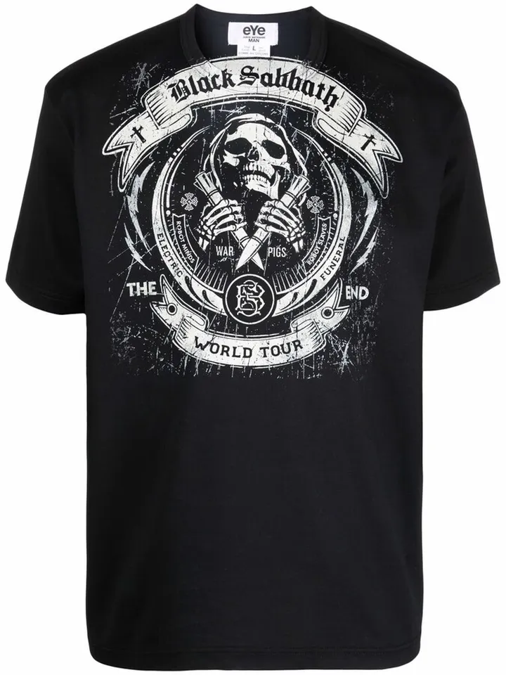 skull-print T-shirt