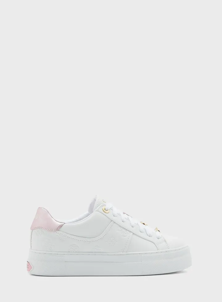 Giella Low Top Sneakers