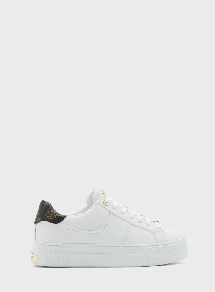 Giella Low Top Sneakers
