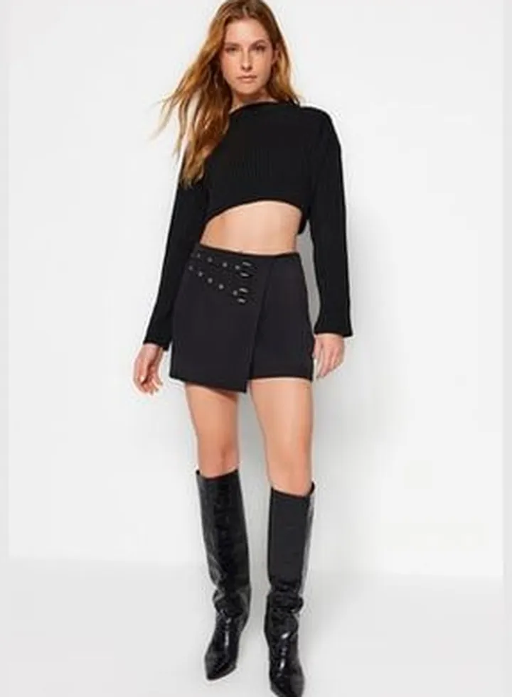 Black Weave Belt Shorts Skirt TWOAW24SR00027