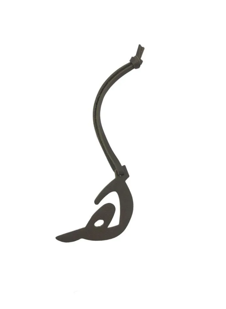 pendant letter H