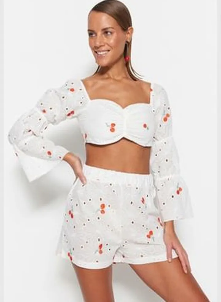 White Fruit Print Woven Shorts & Bermuda TBESS23SR00049