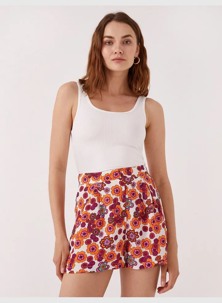 Floral Shorts Pleated