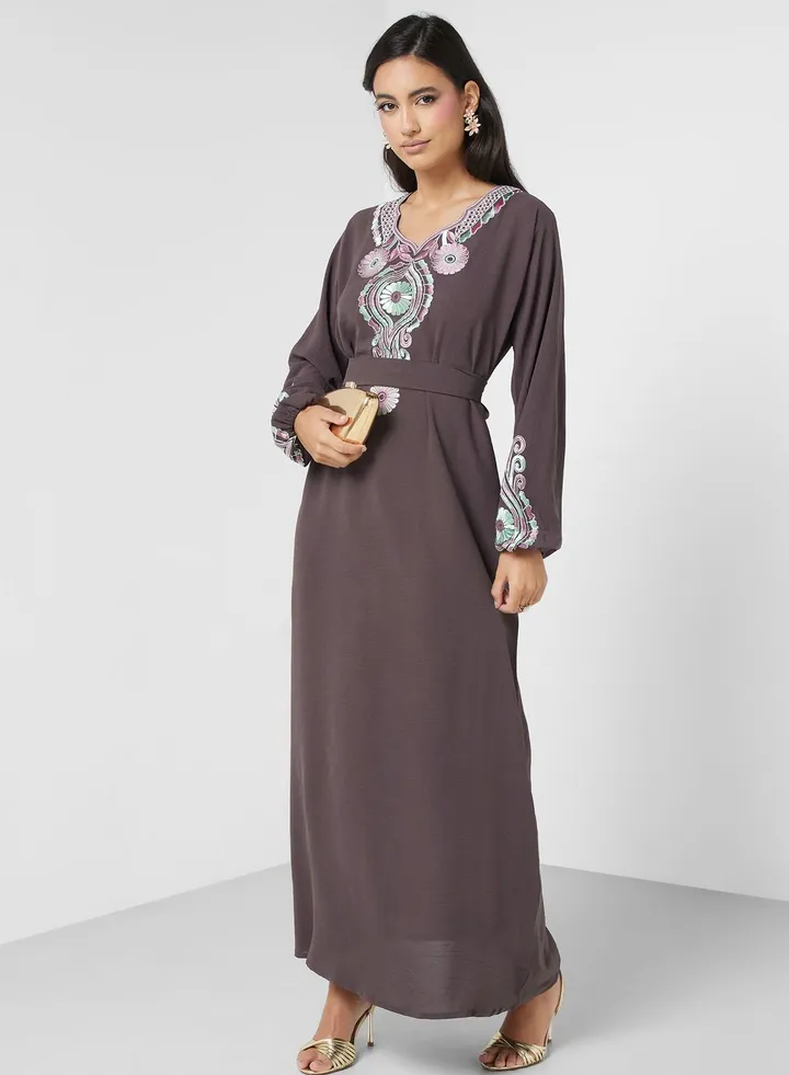 Embroidered Belted Jalabiya