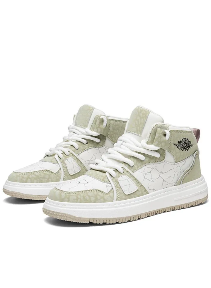 High top board shoes, men's small white trendy shoes, new thick soled high rise sports shoes, versatile sports and leisure shoes