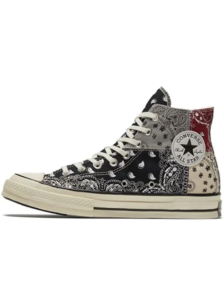 Classic casual shoes for both men and women