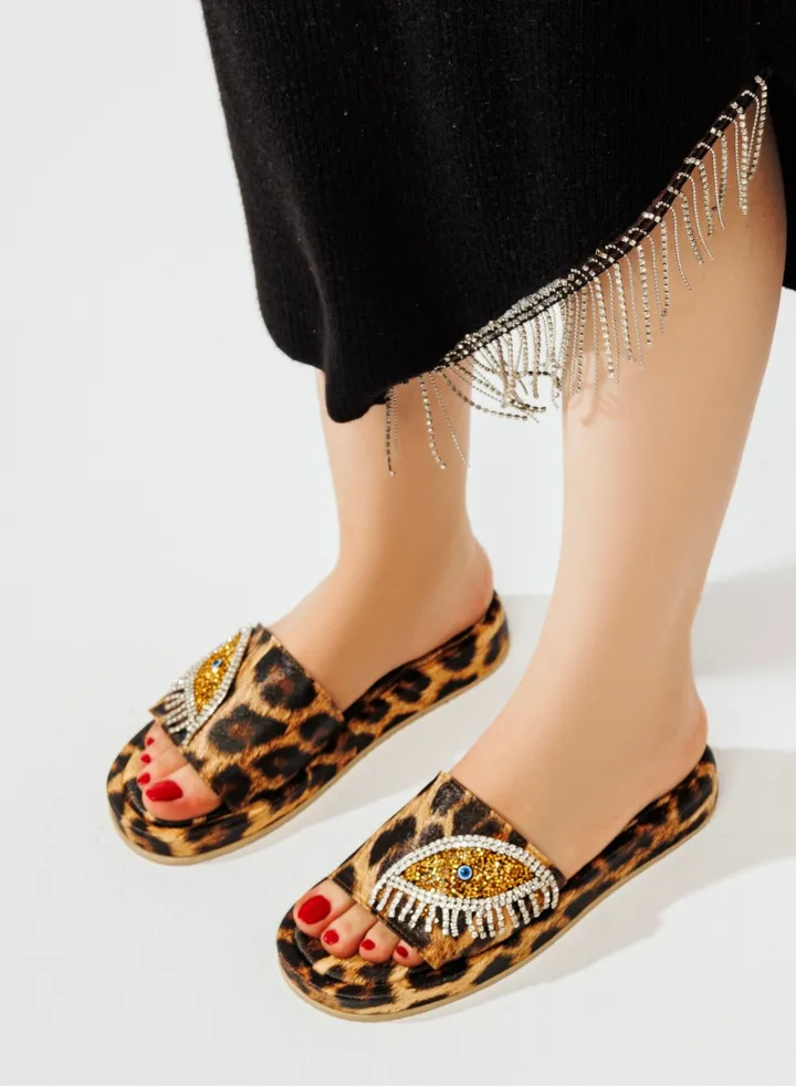 Leather flat slipper with accessory on the side-HAVAN