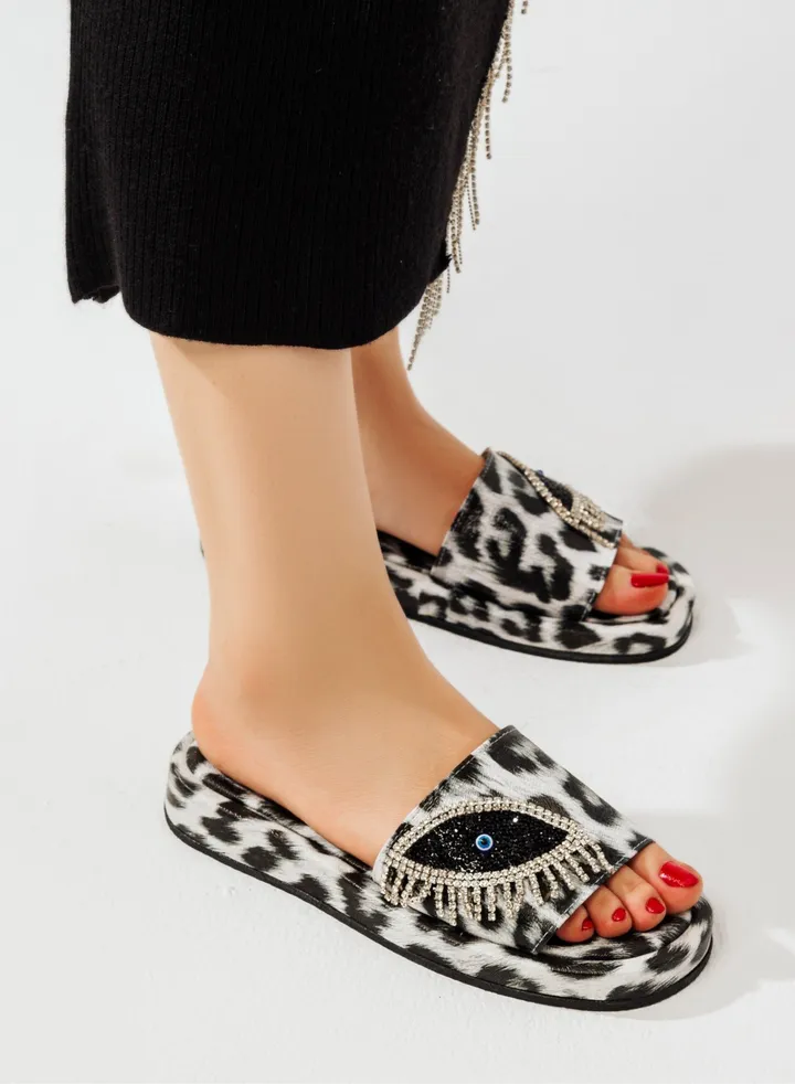 Leather flat slipper with accessory on the side-WHITE
