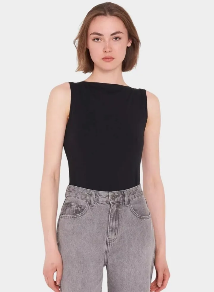 Ealing Black Top