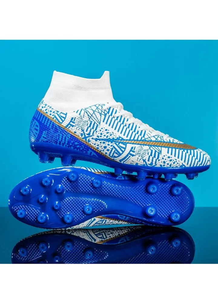 New sports football shoes