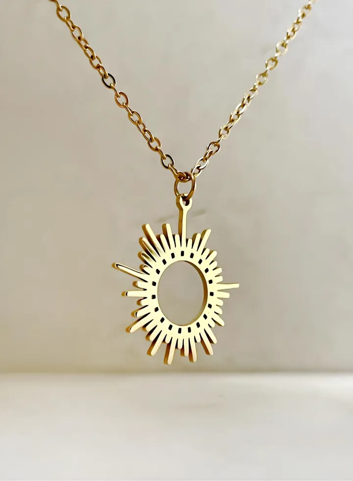 Empty Sun Pendant Necklace- Gold